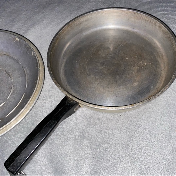Vintage Club Aluminum skillet - Picture 7 of 9